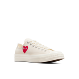 CDG PLAY x CONVERSE Chuck Taylor'70 Kleines Rotes Herz / Low Top / Cremeweiß