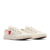 CDG PLAY x CONVERSE Kids Chuck Taylor'70 Kleines Rotes Herz / Low Top / Creme